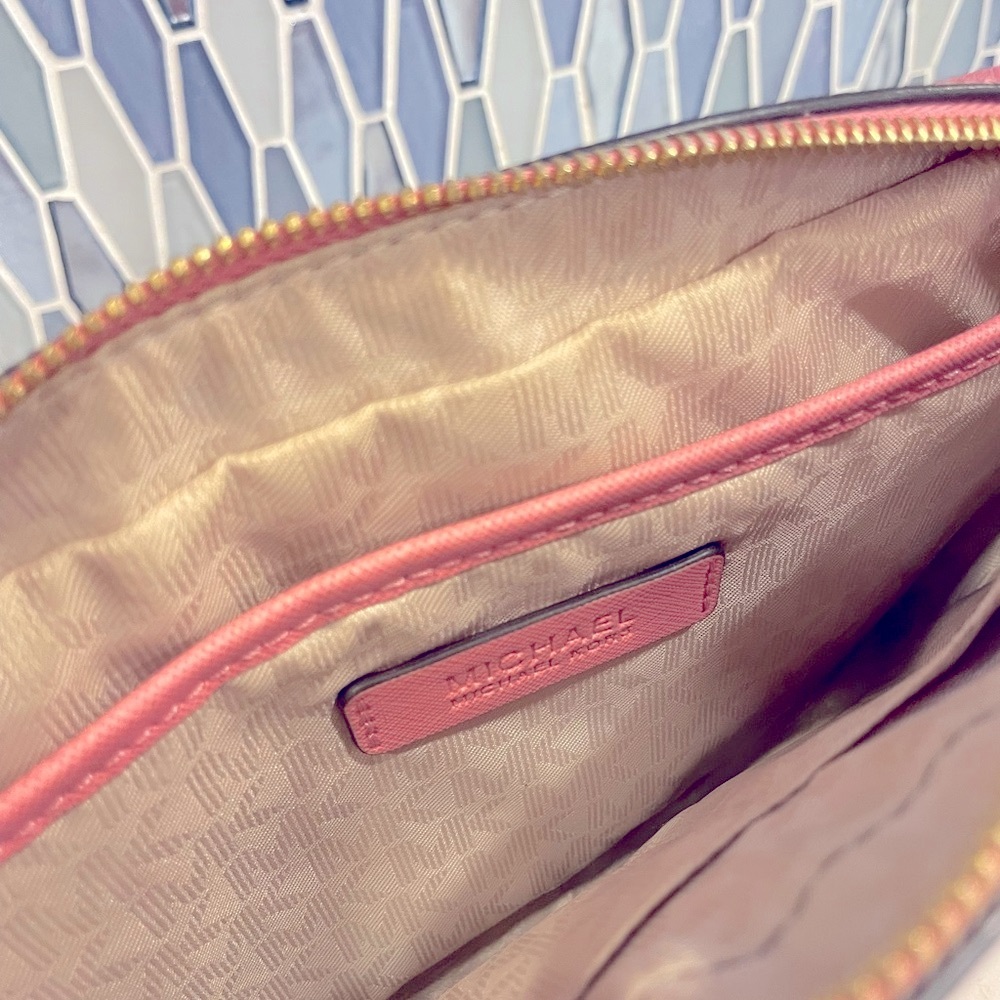 Michael Kors Jet Set Crossbody - Picture 4 of 5